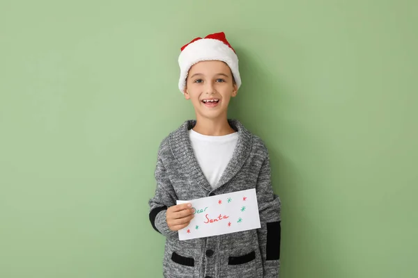 Petit Garçon Avec Lettre Père Noël Sur Fond Couleur — Photo
