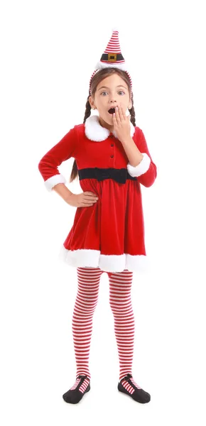穿着白色背景圣诞老人服装的令人惊讶的小女孩 — 图库照片