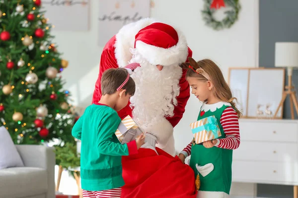 Santa Claus Cute Elf Kids Home Christmas Eve — Stock Photo, Image