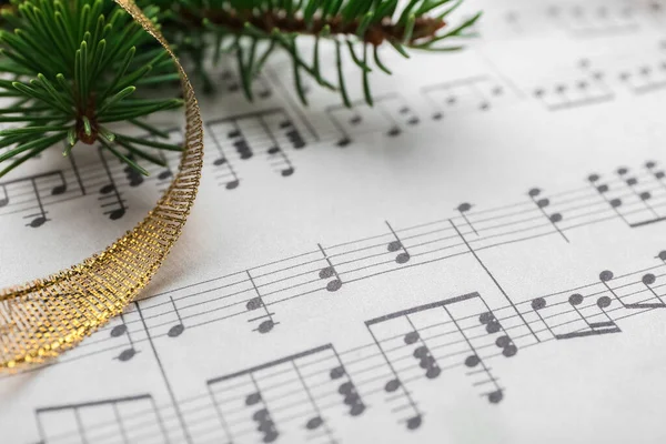 Lenzuola Decorazioni Natalizie Sul Tavolo Primo Piano — Foto Stock