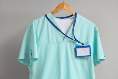 Işık arkaplanda tıbbi üniforma.