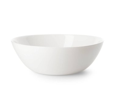 Beyaz arkaplanda boş seramik beyaz kase