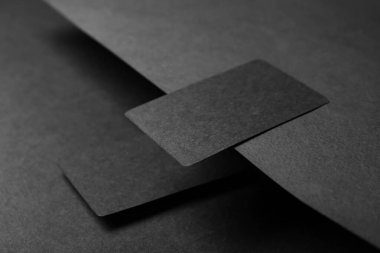 siyah arka plan üzerine boş kartvizit