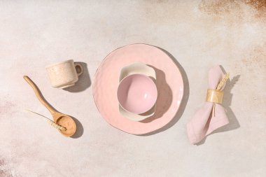 Beyaz arkaplanda güzel tablo ayarı