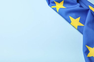 Mavi arkaplanda Avrupa Birliği bayrağı