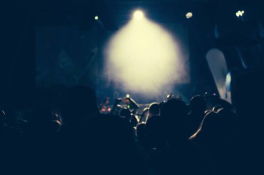 Konserdeki kalabalık - Yaz müzik festivali