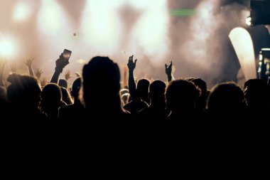 Konserdeki kalabalık - Yaz müzik festivali