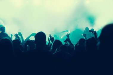 Konser kalabalık arka plan resmi