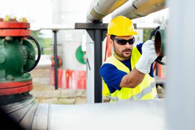 Endüstriyel fabrika işçisi dönüm Vana