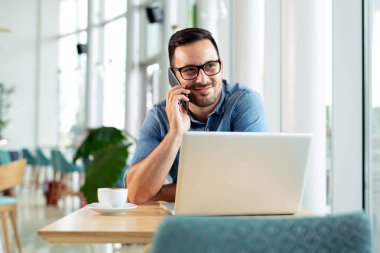 Kahvaltı ve onun işi Cafe iş adamı