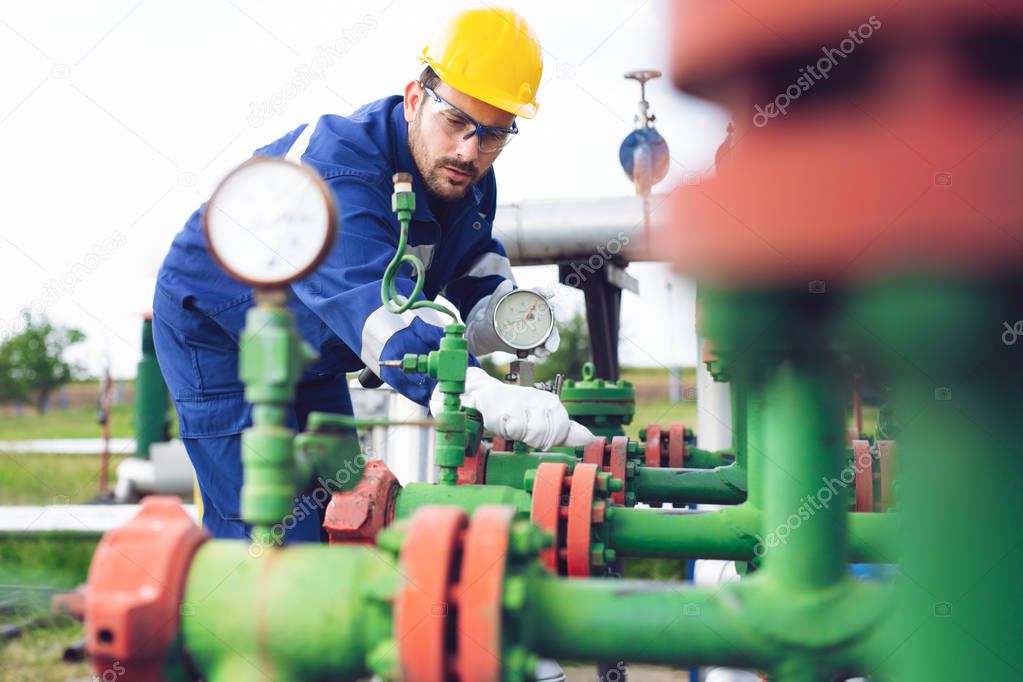 The worker of the gas refinery