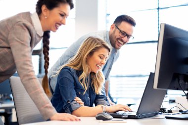 Önemli toplantı önce onların bitmiş proje üzerinde gidiş memnun takım.