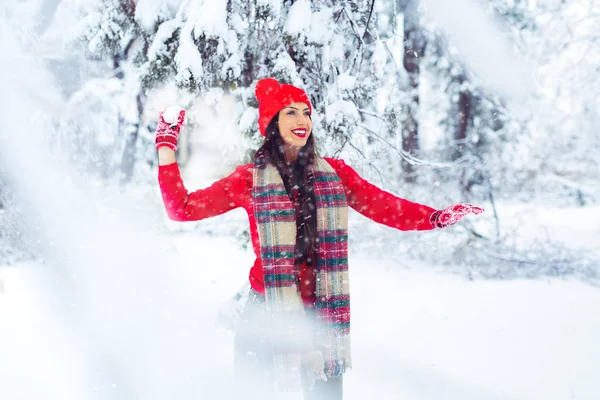 Young Woman Playing Snow — Stock Photo, Image