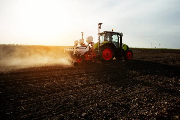 Boer Zaaien Van Gewassen Het Veld Image — Stockfoto