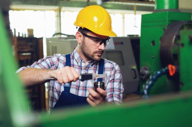 Kalite kontrol ve üretim onay fabrikasında iş Danışmanı 