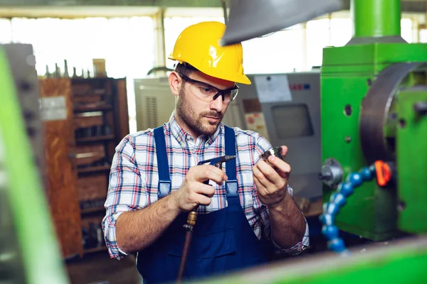 Technician Looking Detail Manufacturing — Stock Photo, Image