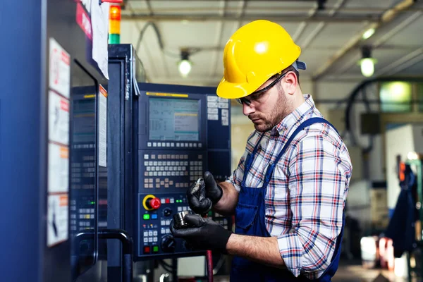 Kalite kontrol ve üretim onay fabrikasında iş Danışmanı 