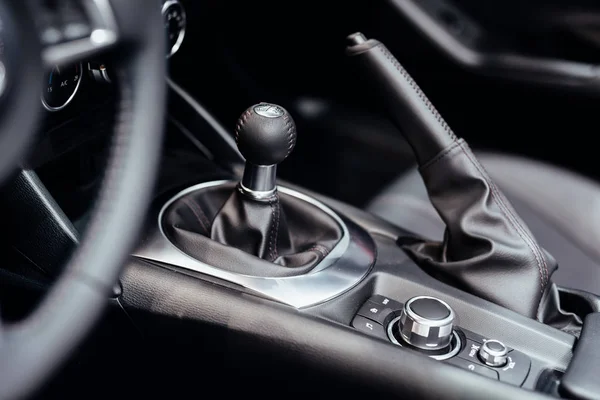 車のギア ハンドル マニュアル トランス ミッション — ストック写真