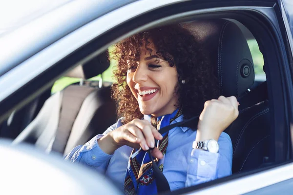 Pretty Young Woman Driving Seat Belt Correct Way Drive Vehicle — Stock Photo, Image