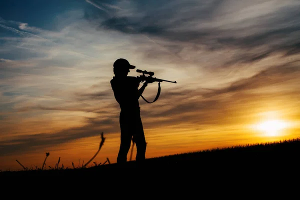 Silhouette Cacciatrice Donna Tramonto — Foto Stock