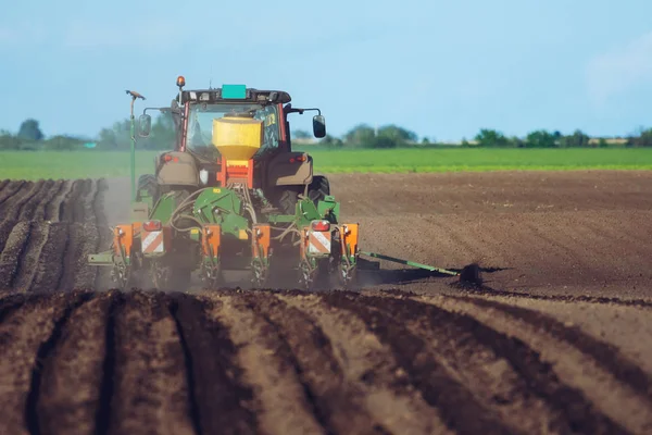 Culturas Plantação Tratores Sementeiras Num Campo — Fotografia de Stock