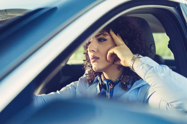 Pretty Young Woman Driving Her New Car — Stock Photo, Image