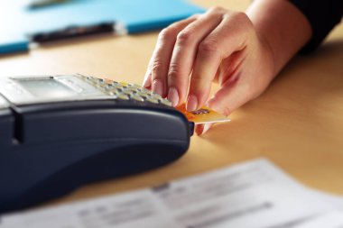 Kredi kartı ile ödeme, satın almak ve satmak ürünler