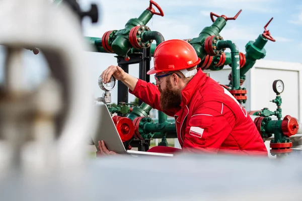 Arbeiter Der Und Gasindustrie Ingenieur Raffinerieanlage — Stockfoto