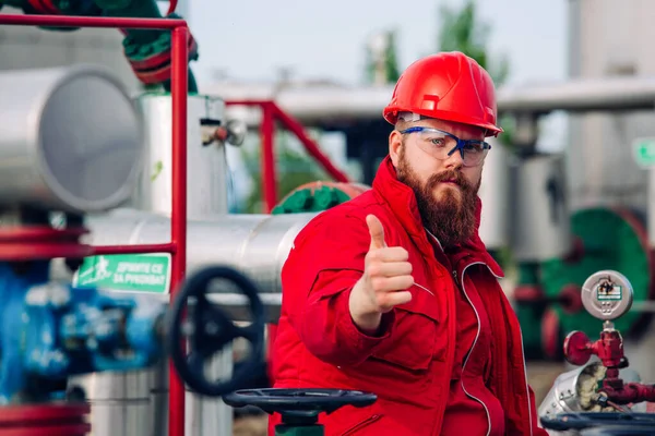 ガス産業労働者 製油所の技術者 — ストック写真