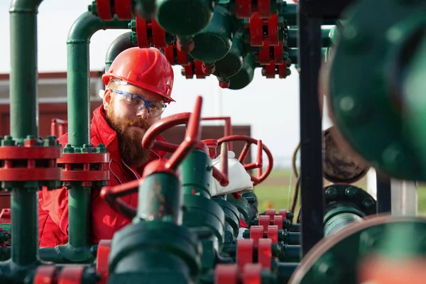 Oil Gas Industry Worker Engineer Refinery Plant — Stock Photo, Image