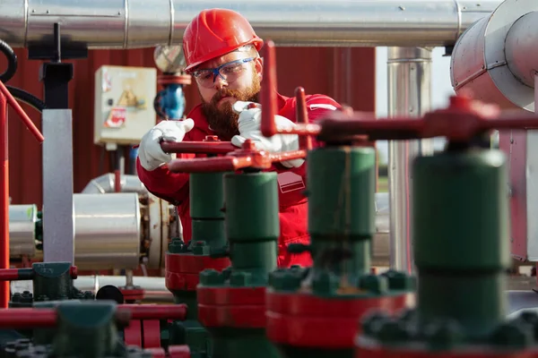 Oil Gas Industry Worker Engineer Refinery Plant — Stock Photo, Image