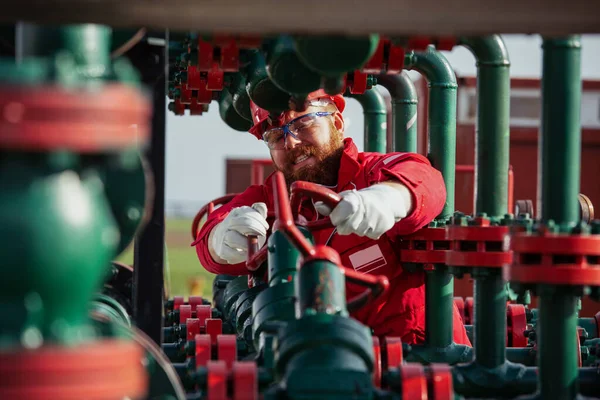 Olje Och Gasindustriarbetare Ingenjör Raffinaderianläggning — Stockfoto