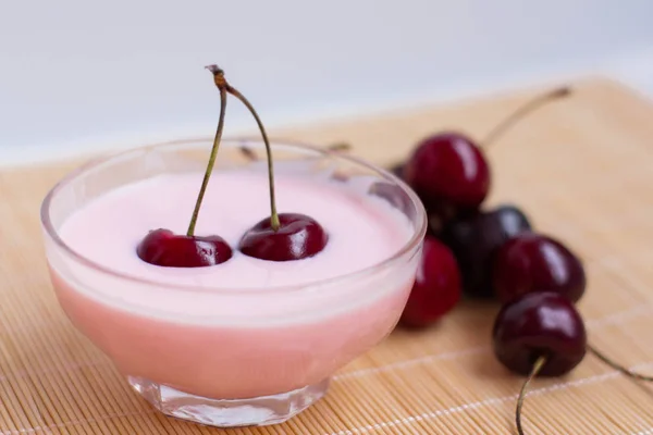 Ciliegie Mature Yogurt Alla Ciliegia Sono Concetto Una Dieta Sana — Foto Stock