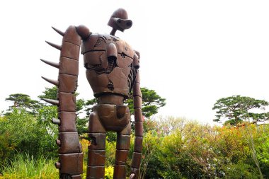 Çatı stüdyo Ghibli Müzesi, Tokyo, Japonya - 8 Nisan 2016, Robot karakter ayakta