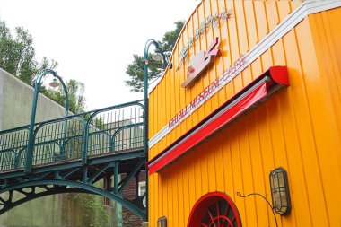 Tokyo, Japonya - 8 Nisan 2016, hasır şapka Studio Ghibli Müzesi cafede