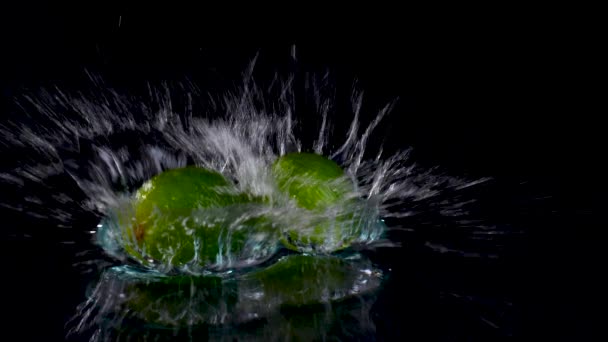 Cal Fresca Que Cae Agua — Vídeos de Stock