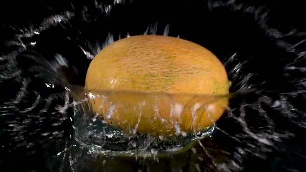 Melone Caduta Spruzzi Acqua — Video Stock