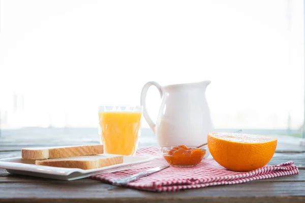 Healthy breakfast on the table — Stock Photo, Image