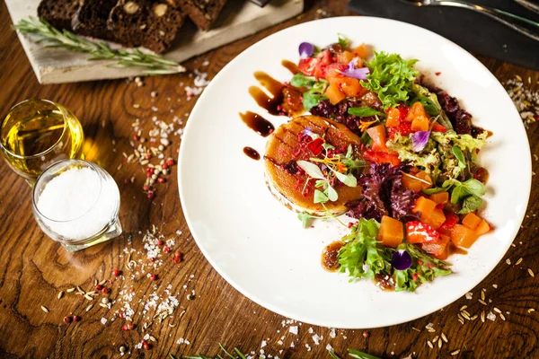 Bolinhos Massa Feitos Mão Black Angus Pepino Julienne Com Manteiga — Fotografia de Stock