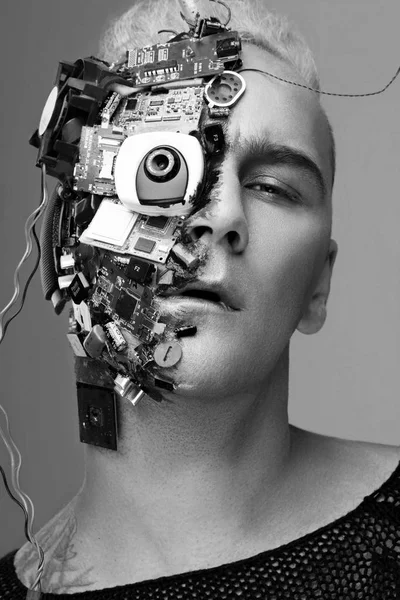 Photo Studio Monochrome Cyborg Homme Éléments Informatiques Demi Face Avec — Photo