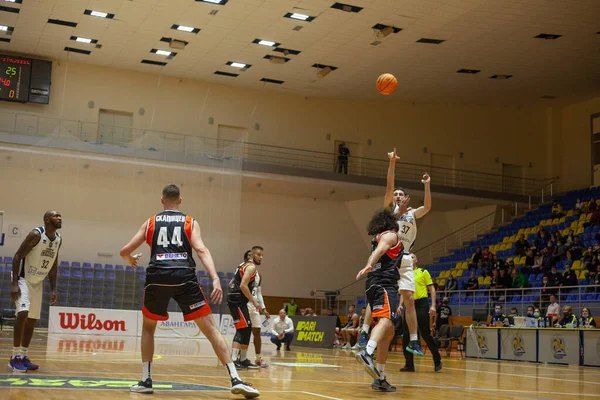 Super League Pari Match Basketbalový Turnaj Mezi Týmy Charkivski Sokoly — Stock fotografie