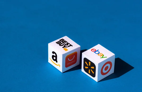 Logotipos de eCommerce Corporation en cajas de papel — Foto de Stock