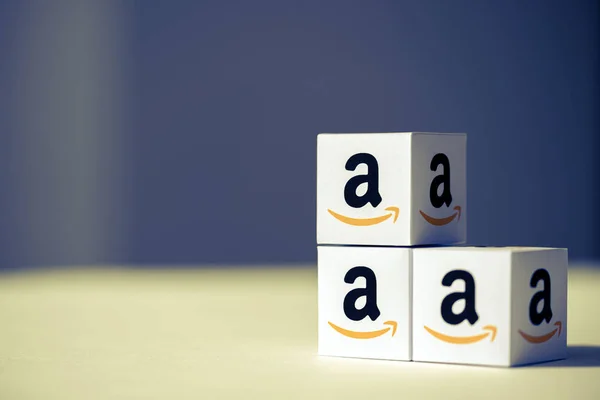 Paper Boxes with Amazon.com Logotypes — Stock Photo, Image