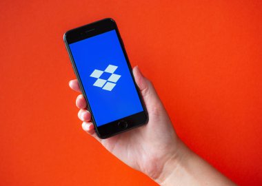 Ekranda Dropbox Logotype ile Apple iphone 8