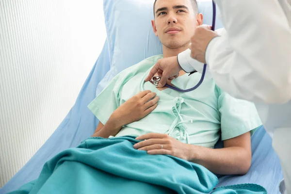 Midsection Doctor Examining Patient Hospital — Stock Photo, Image