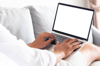 Reklam mesajınız için resim boş ekran dizüstü bilgisayar.