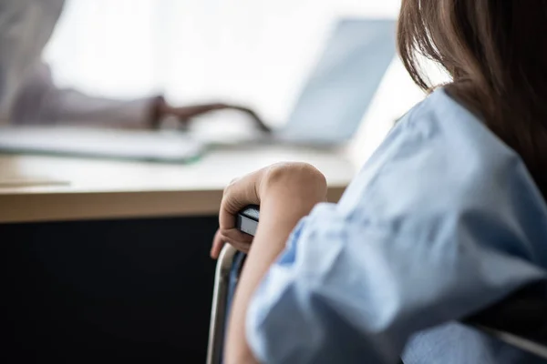 Rear View Woman Sitting Doctor Office — Stock Photo, Image