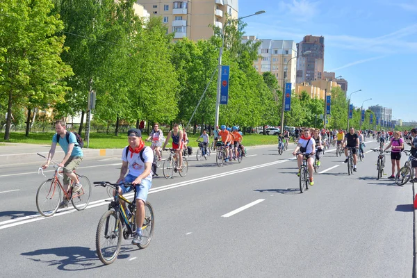 Petersburg Russie Mai 2018 Promenade Vélo Sur Avenue Primorskiy Saint — Photo