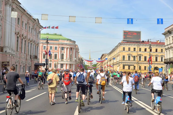 Petersburg Ryssland Maj 2018 Cykeltur Nevskij Prospekt Centrum Sankt Petersburg — Stockfoto