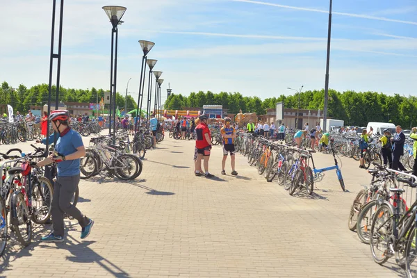 Petersburg Rusia Mayo 2018 Bicicletas Estacionadas Calle Ciudad Soleado Día — Foto de Stock